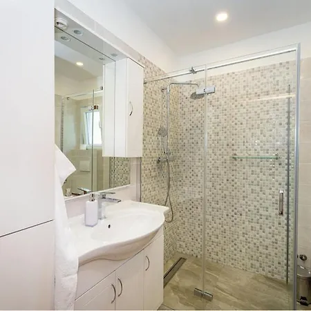 Apartament *